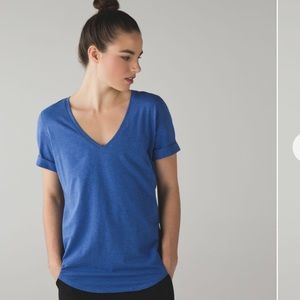 lululemon - love tee II (v-neck tee)